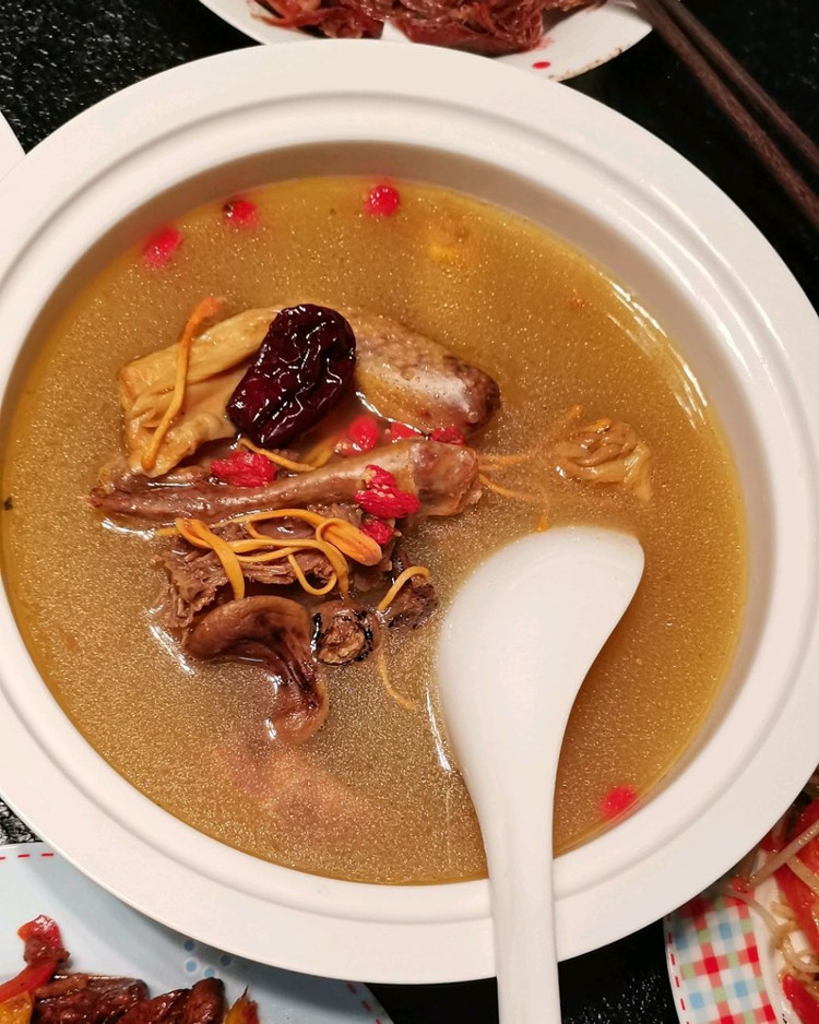 砂锅鱼的做法：温馨家常的美食体验